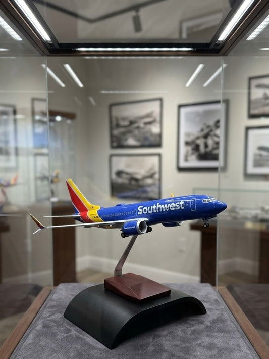 B737-800 Southwest Model Airplane (42cm-18.5 inches)